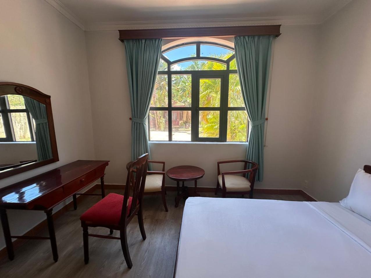 Ngoc Thu Hotel Soc Trang Exterior photo